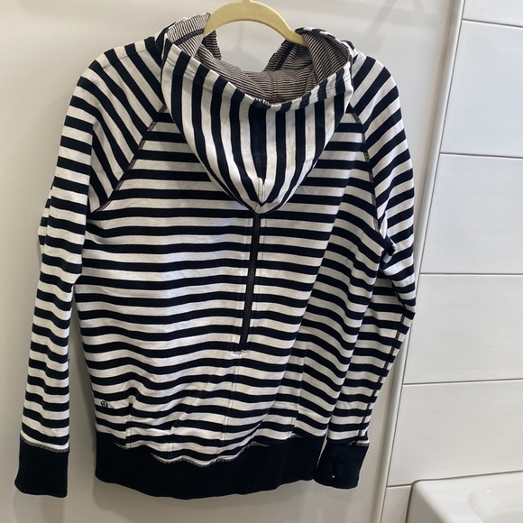 Lululemon baggy hoodie - Picture 2 of 6